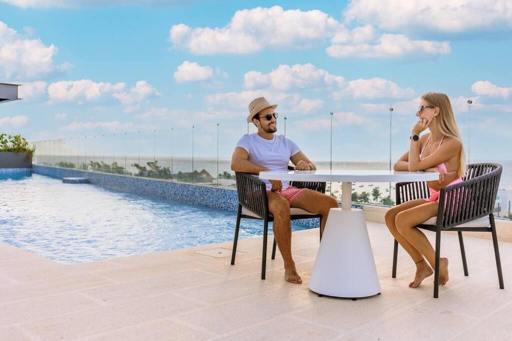 Casa Camaleon Luxury Condominium. Sea Views. Pools * Playa del Carmen